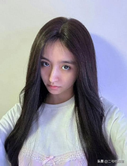 杨幂戚薇遭遇性骚扰事件_娱乐圈潜规则曝光_内幕娱乐圈