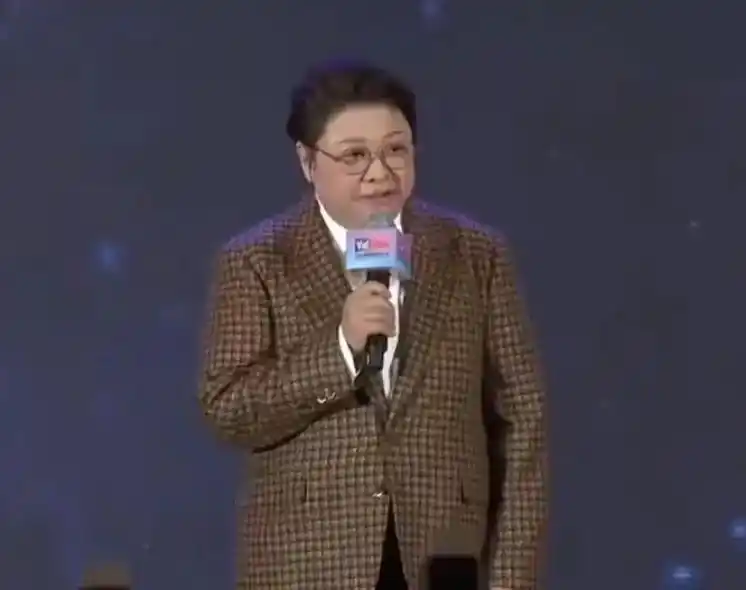 有什么没有黑料的明星吗,_不参与炒作的女星_坚持不整容的女星