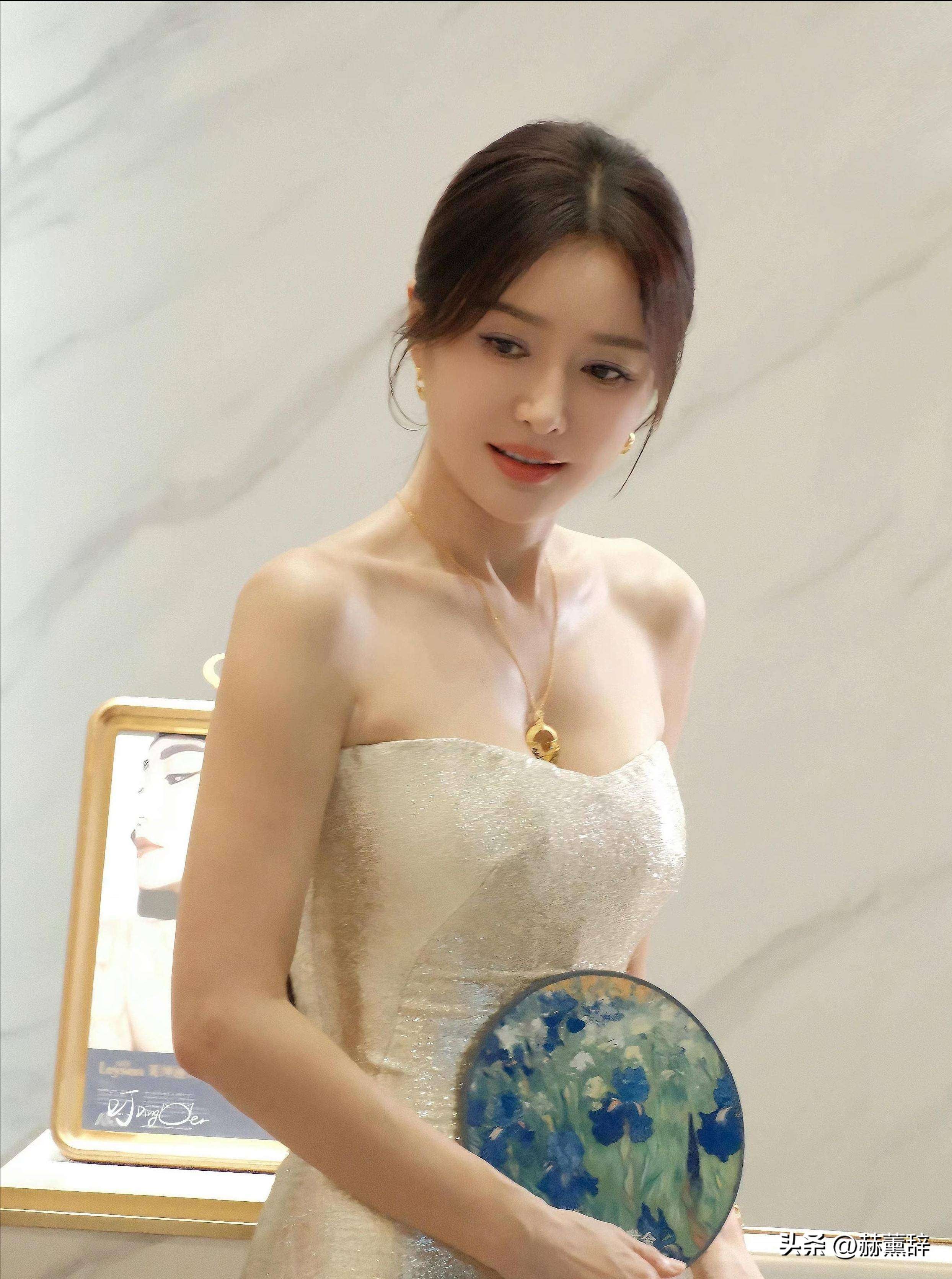 熟女魅力保养秘诀_中年女明星身材管理_豪放熟女明星